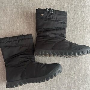 Women's size 6 Bogs winter boots